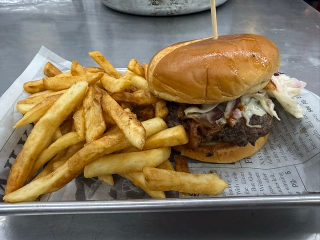 Headhunter Burger.